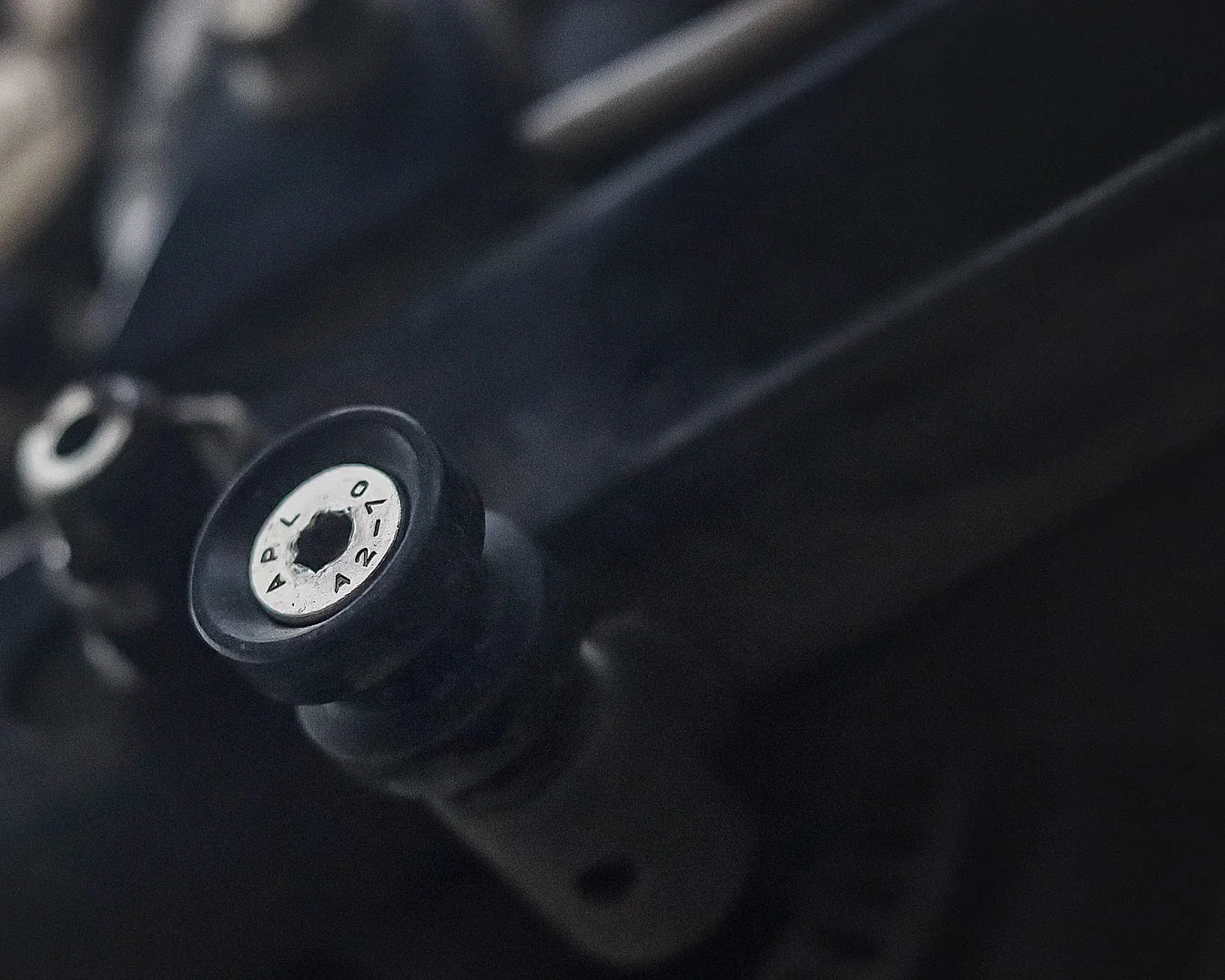 Royal Enfield Interceptor / Continental GT 650 Swingarm Spools