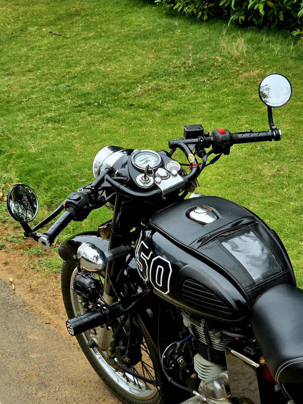 Universal Classic clubman – Black | Bombay Custom Works