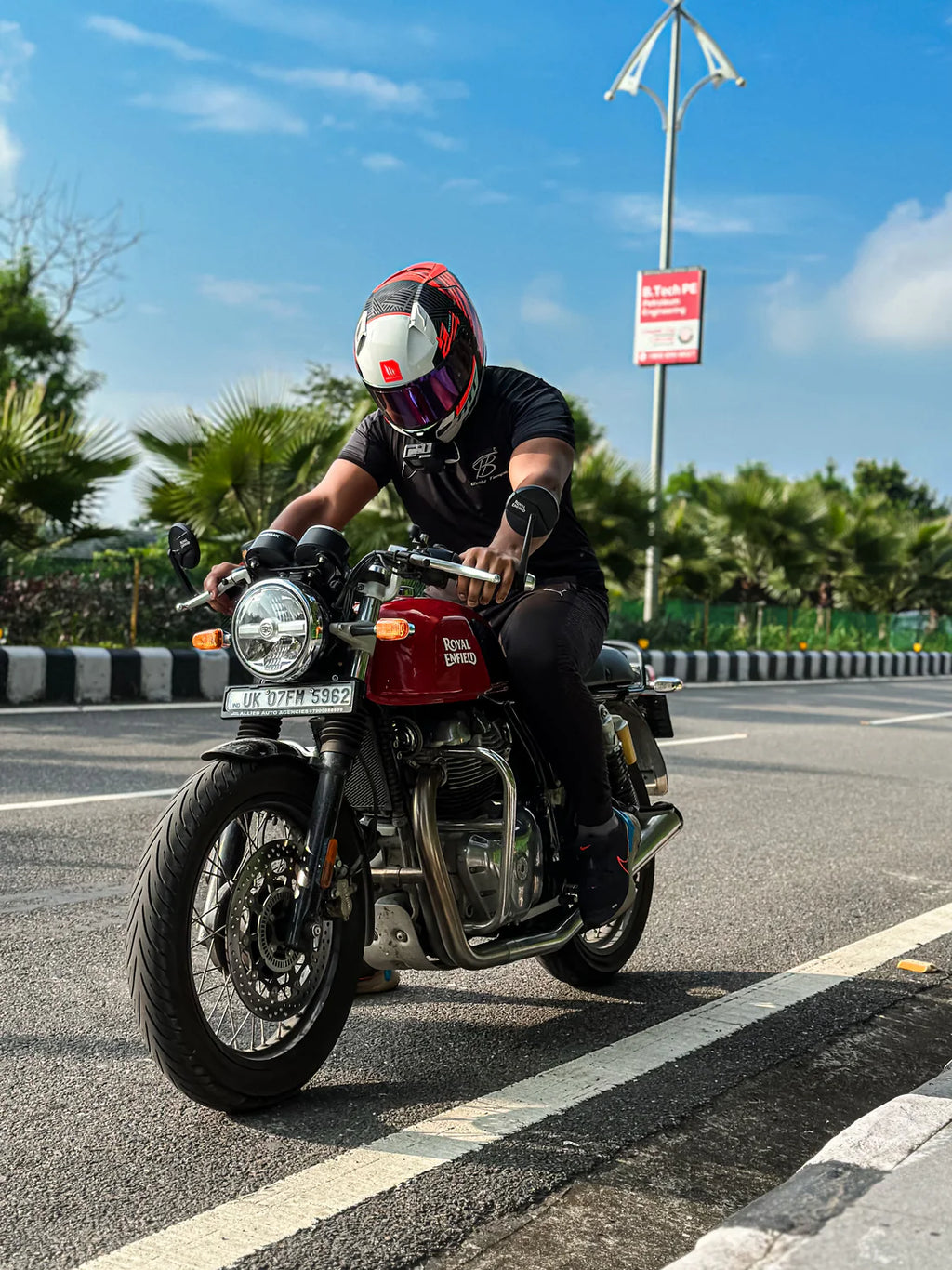 Royal Enfield Interceptor / Continental GT 650 2x2 Full System Exhaust - Slim Cans (4 O2 Sensors)