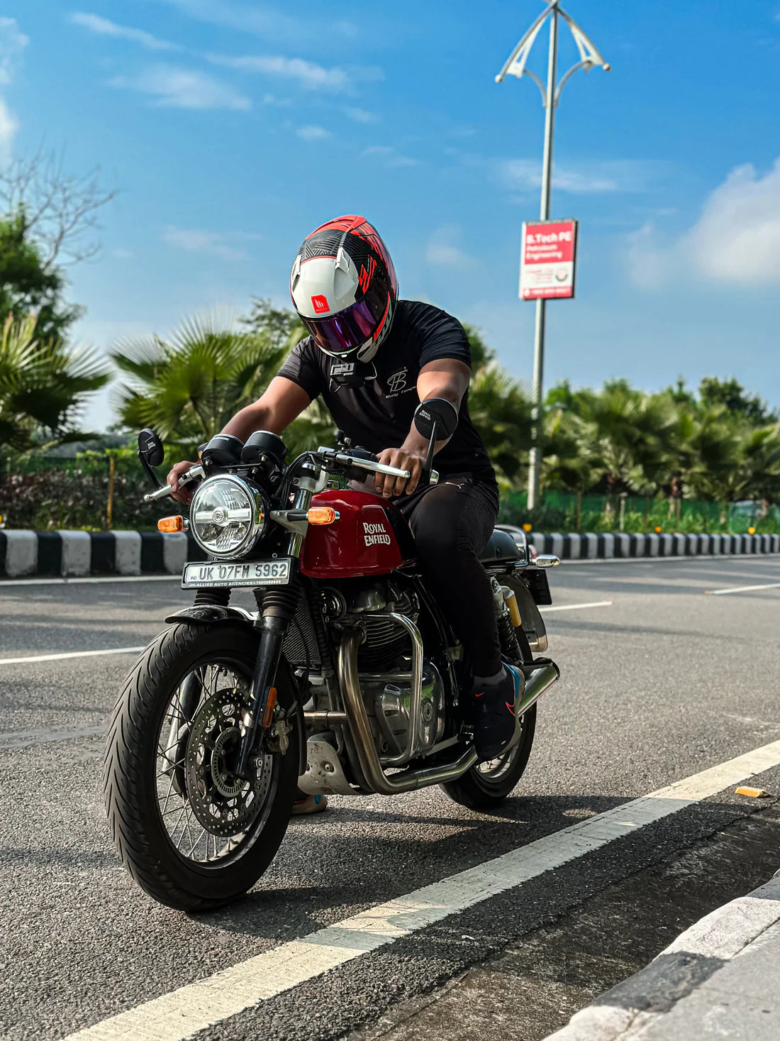 Royal Enfield Interceptor / Continental GT 650 2x2 Full System Exhaust - Slim Cans (4 O2 Sensors)