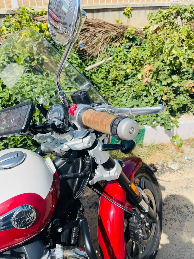 ECZ 028 - Easy Cruz Royal Enfield Super Meteor 650