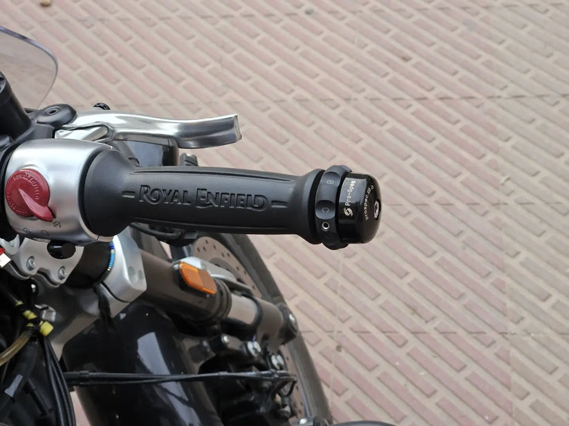ECZ 028 - Easy Cruz Royal Enfield Super Meteor 650
