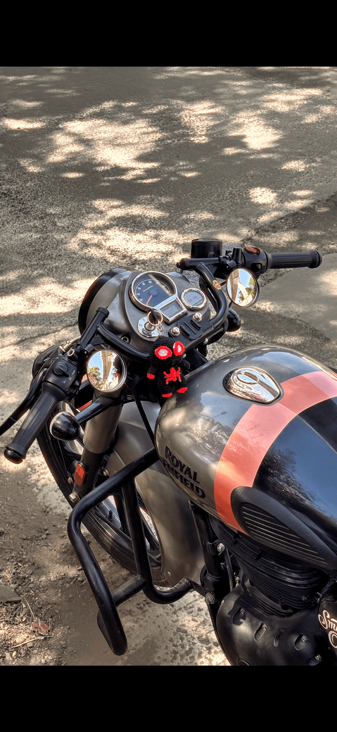 Universal Classic clubman – Black | Bombay Custom Works