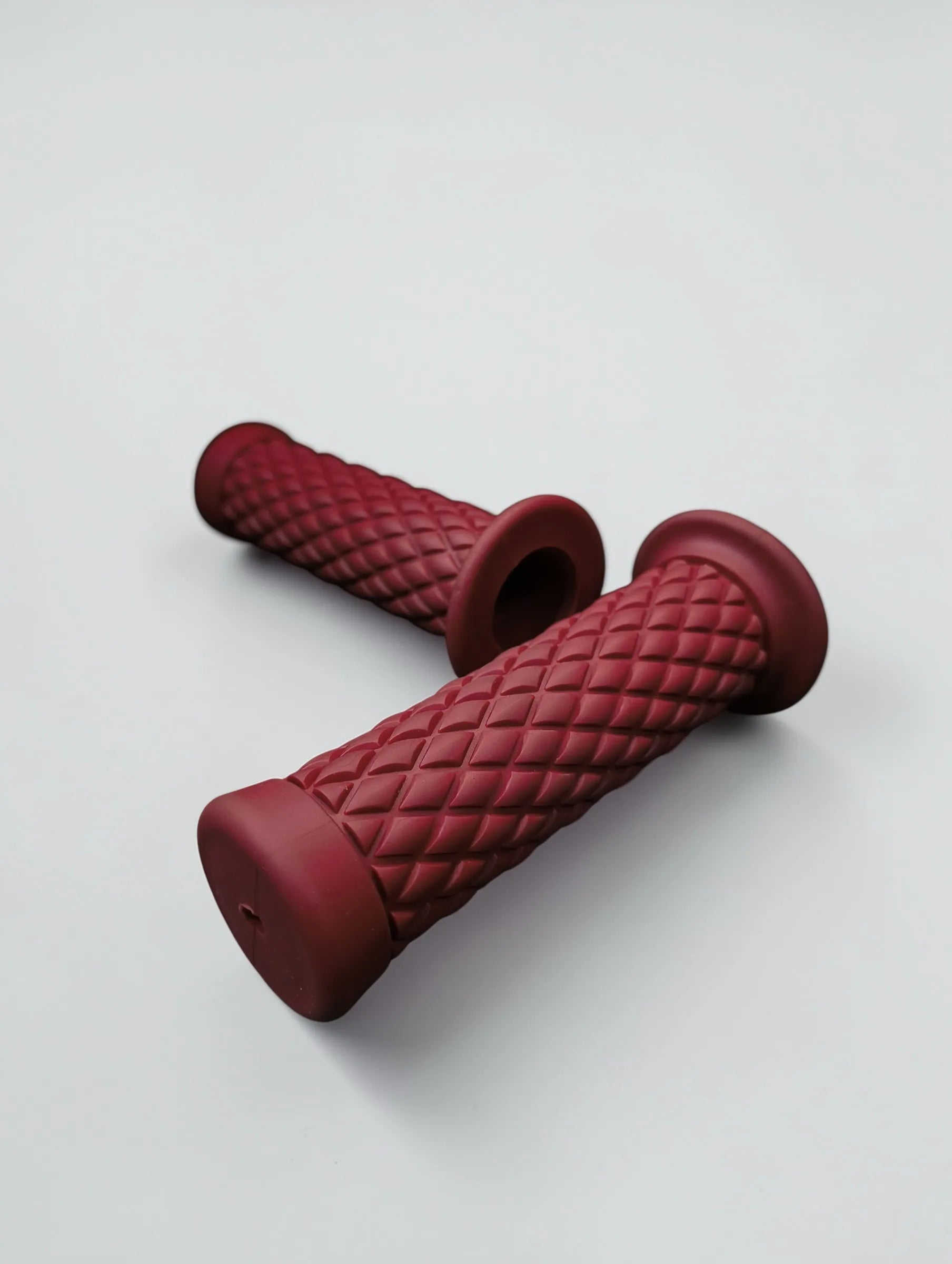 Vintage Motorcycle Grips | Premium Retro Handlebar Grips for Royal Enfield & More