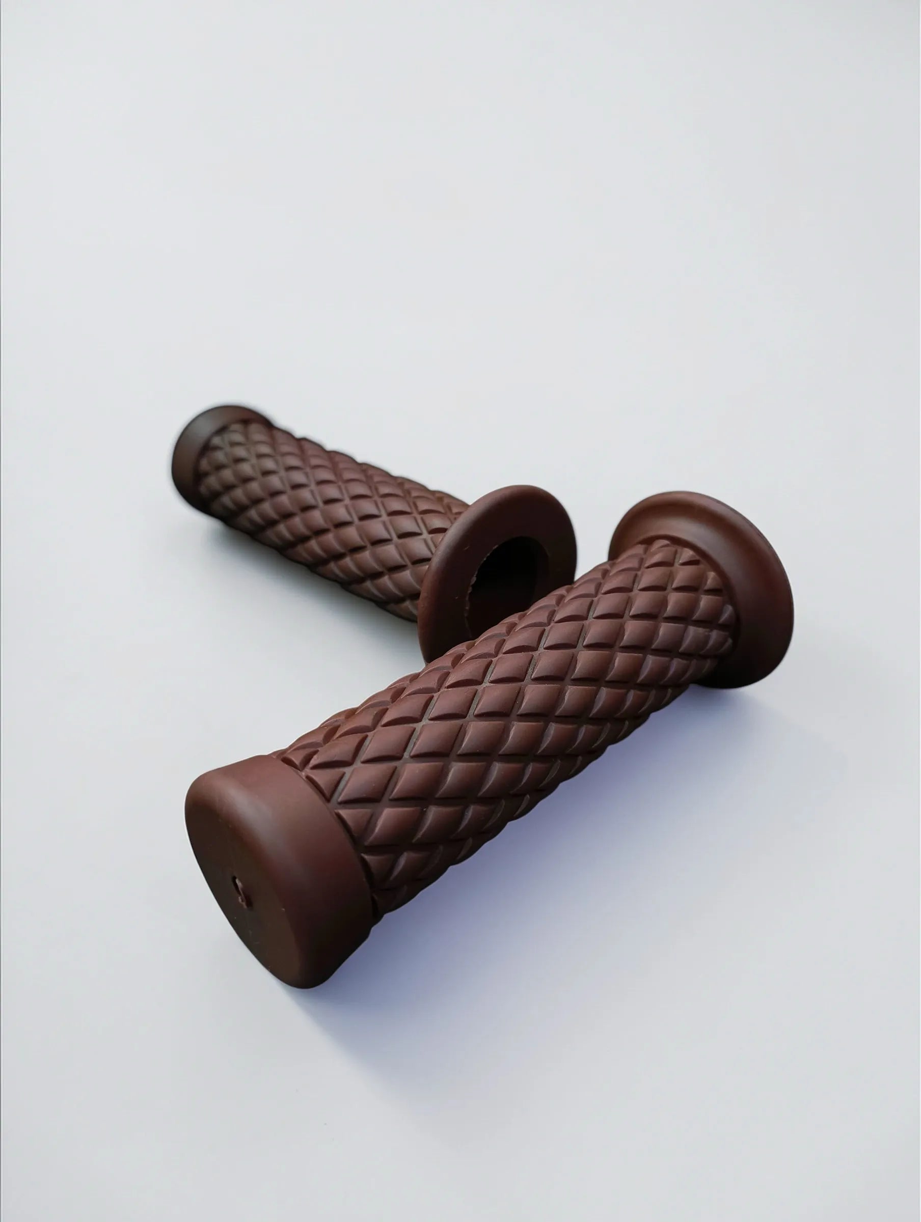 Vintage Motorcycle Grips | Premium Retro Handlebar Grips for Royal Enfield & More
